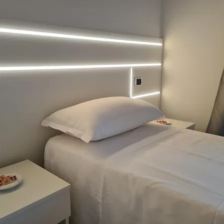 Riva Del Lario Apartment Colico